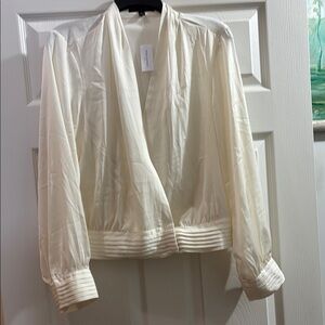 Banana Republic NWT Elegant Cream Women's Wrap blouse